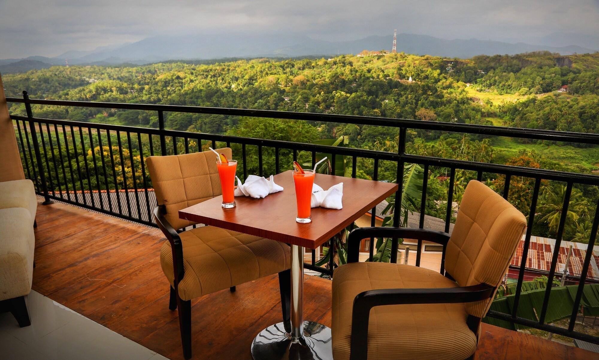 Romance Hills Hotel Κάντι Εξωτερικό φωτογραφία