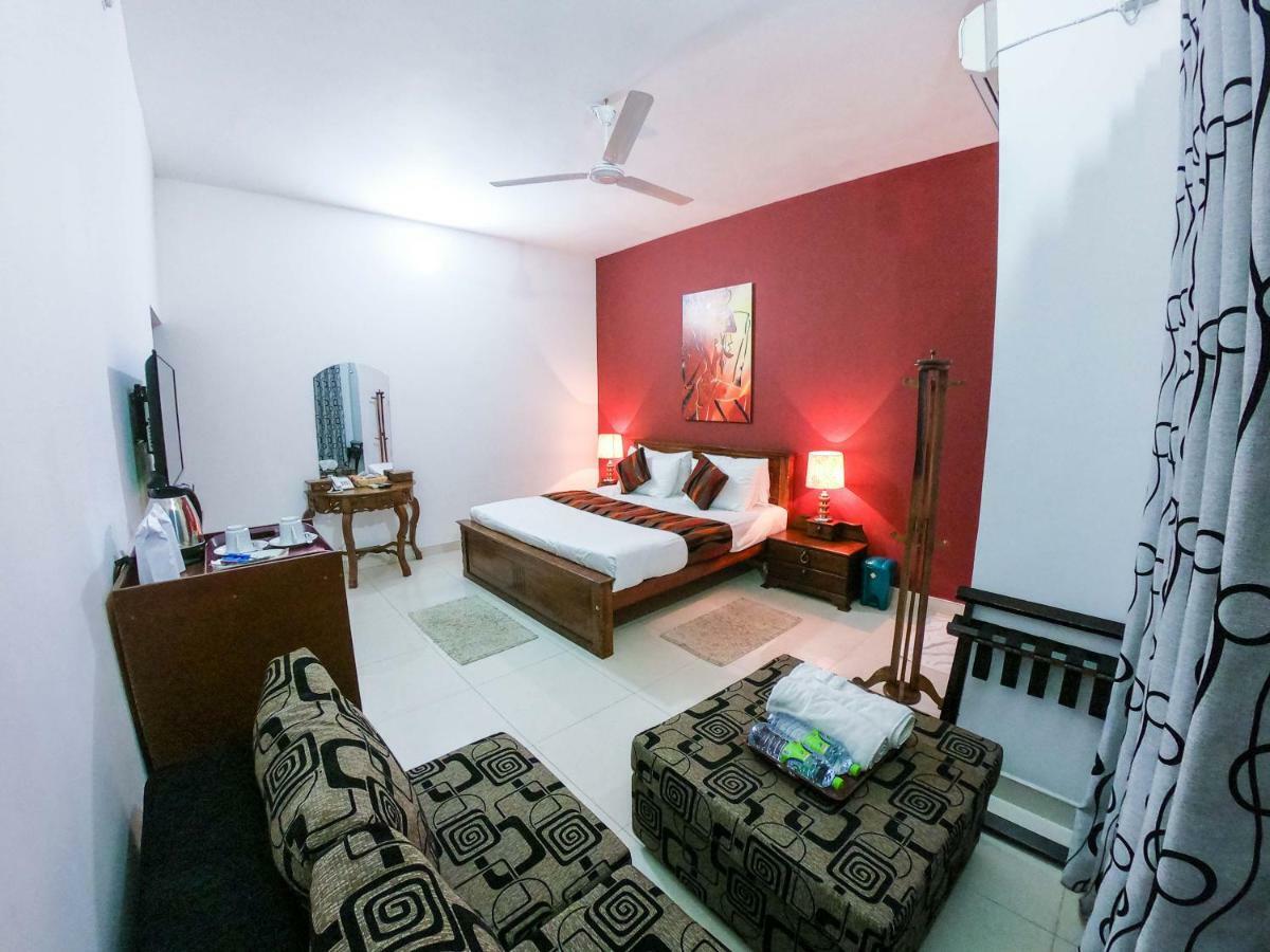 Romance Hills Hotel Κάντι Εξωτερικό φωτογραφία